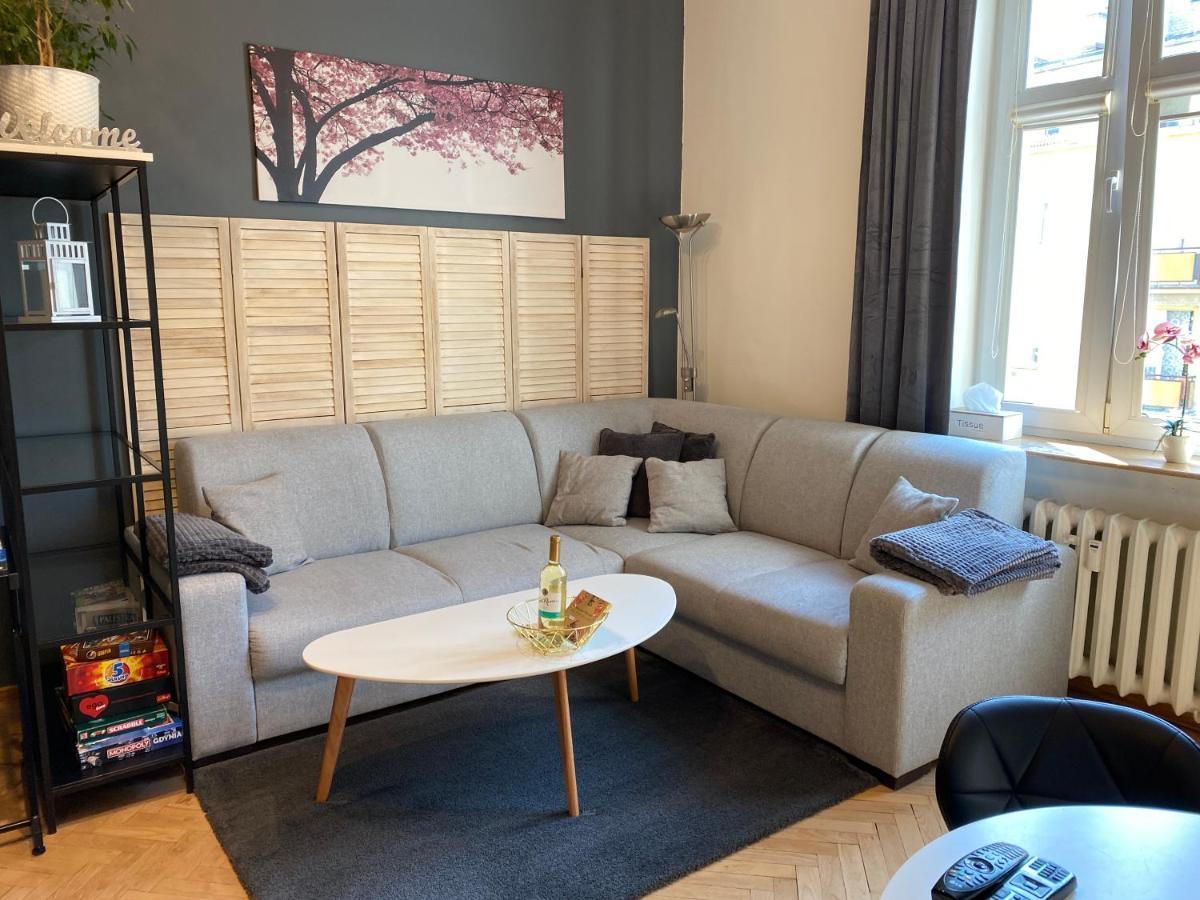 Apartament Przy Plazy W Centrum Gdyni - Prywatny Parking! กดิเนีย ภายนอก รูปภาพ