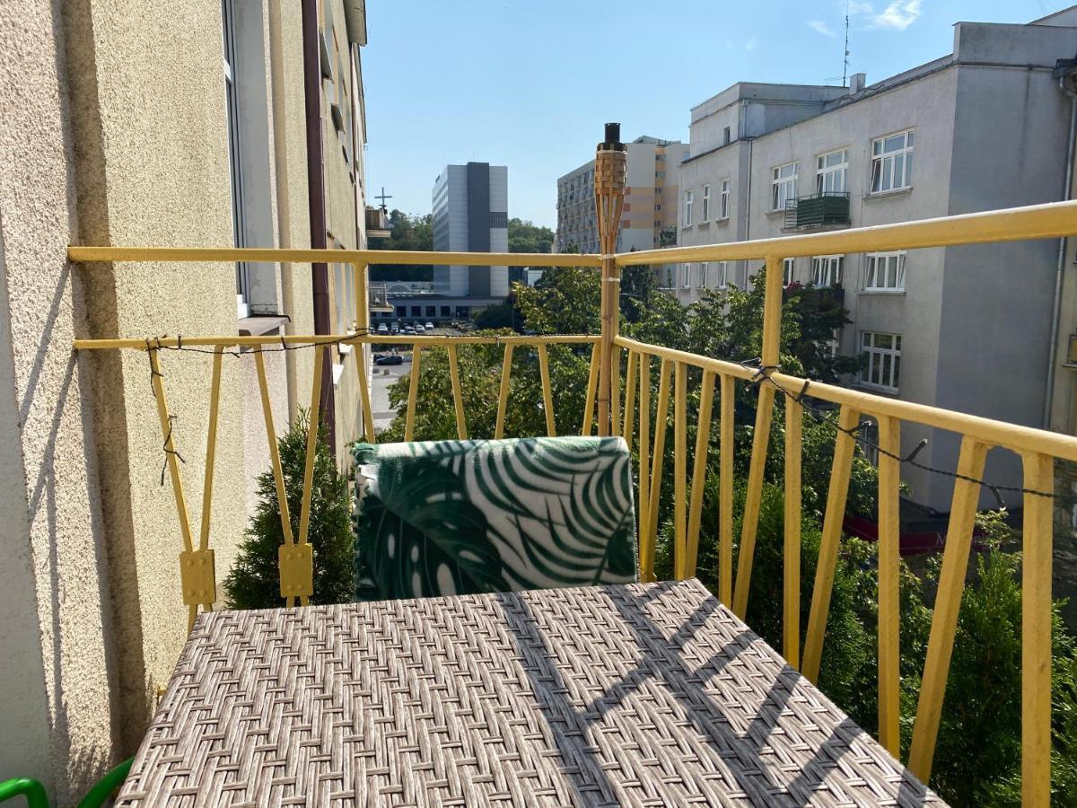 Apartament Przy Plazy W Centrum Gdyni - Prywatny Parking! กดิเนีย ภายนอก รูปภาพ